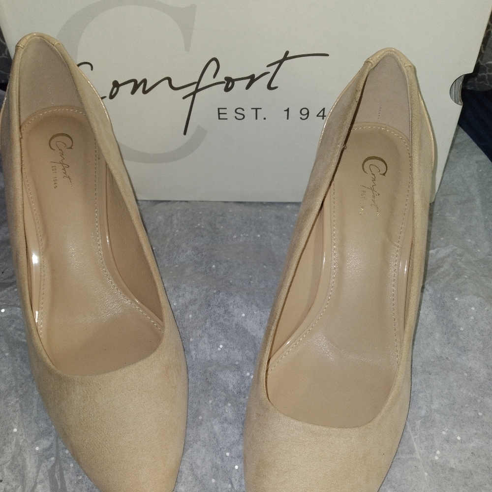 BNWB  comfort cato size 10